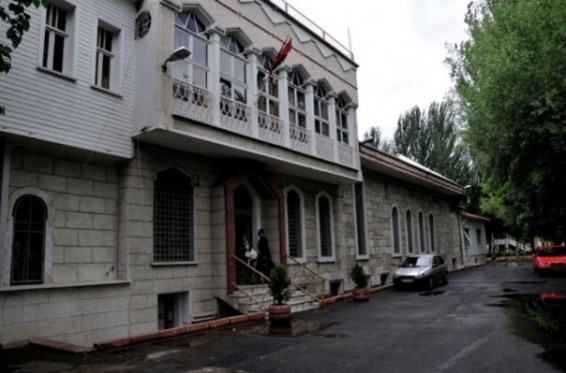 Ստամբուլում ազգայնականները քարերով հարձակվել են եկեղեցուց դուրս եկած հայերի վրա ու բղավել «Մա՛հ ձեզ»