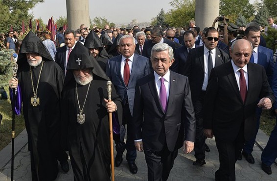 Photo. Սերժ Սարգսյանն այցելել է «Եռաբլուր»
