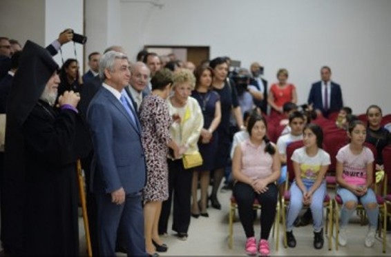 Photo. Նախագահը ներկա է գտնվել մանկական վերականգնողական կենտրոնի բացմանը