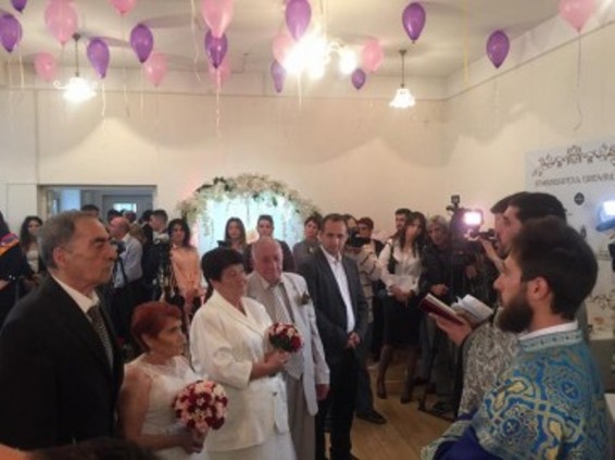 Photo. Թիվ մեկ տուն ինտերնատում այսօր երկու հարսանիք կա