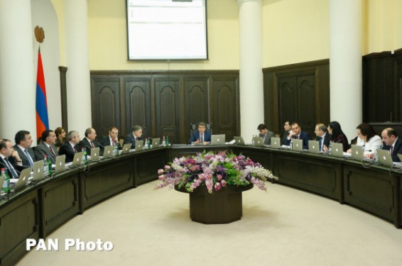 ՃՈ կանոնների խախտման հետևանքով վնասված ճանապարհային նշանների վերականգնումը չի ապահովվում. վարչապետը հանձնարարեց գույքագրել դրանք