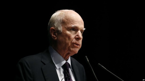 Сенатор Маккейн призвал Трампа поставить Украине противотанковое оружие