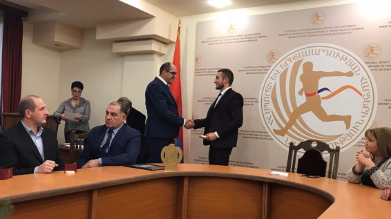 Հայաստանում գործող բոլոր ոճերի կարատեների ասպարեզում առաջին անգամ հայ մարզիկին շնորհվել է միջազգային կարգի սպորտի վարպետի կոչում
