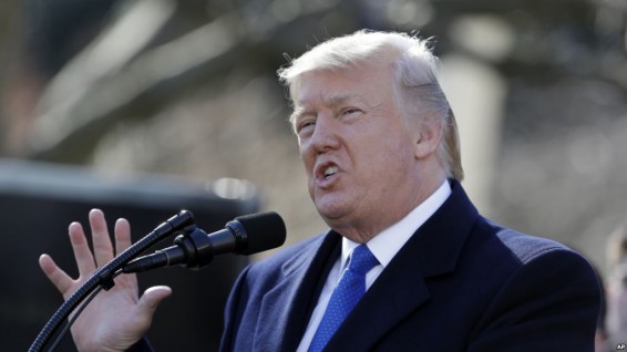 Президент Трамп отменил поездку во Флориду