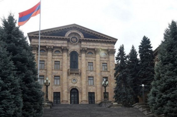 «Ելք»-ի պահանջով էթիկայի հանձնաժողով ստեղծելու և Արտաշես Գեղամյանի վարքը քննելու հարցը կրկին ԱԺ Պետաիրավական հանձնաժողովի օրակարգում է