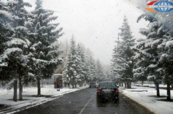 Շիրակի մարզի Գյումրի, Արթիկ, Մարալիկ քաղաքներում և Աշոցք գյուղում տեղում է թույլ ձյուն