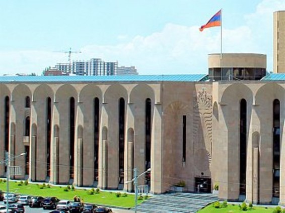 Սրանից լավ հոտ չի գալիս. ԱԳ փոխնախարարը Երեանի ավագանու միջա