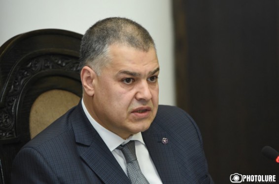 Եթե քննիչը որոշում է կասեցնել քրեական գործի վարույթը, կողմերը կտեղեկացվեն դրա մասին. Քրեական և  Քաղաքացիական դատավարության օրենսգրքերում փոփոխություններ ու լրացումներ կարվեն