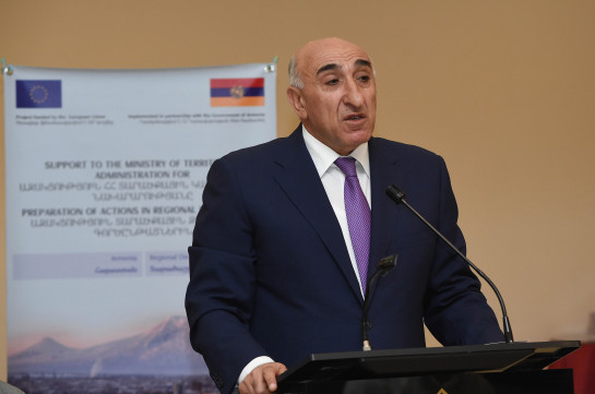 Առաջարկում ենք նույն համայնքի մի քանի մանկապարտեզները միավորել մի տանիքի տակ, որ լինի մեկ տնօրեն, մեկ հաշվապահ. Լոքյան