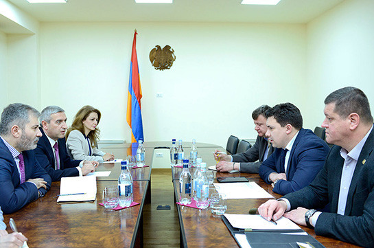 Վահան Մարտիրոսյանն ուկրաինացի գործընկերոջ հետ քննարկել է երկու երկրների միջև բեռնափոխադրումների ընդլայնմանը վերաբերող հարցեր