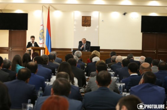 Նախագահ Սերժ Սարգսյանից խմբակցության որոշմամբ եմ ստացել մեդալը. Անահիտ Բախշյանը՝ Զարուհի Փոստանջյանին