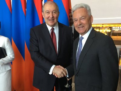 Բրիտանիացի նախարար Ալան Դանքնը շնորհավորել է Արմեն Սարգսյանին. նա Երեւանում է