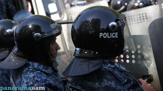 Полиция Армении предупреждает митингующих в Ереване: Могут быть использованы другие силы