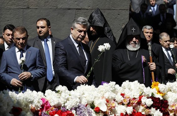 Photo. Կարեն Կարապետյանը Ծիծեռնակաբերդում հարգանքի տուրք է մատուցել Հայոց ցեղասպանության զոհերի հիշատակին