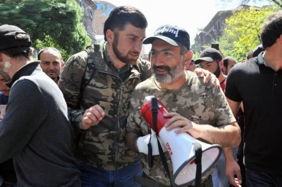 «Ելքը» կողմնորոշվել է վարչապետի թեկնածուի հարցում, սակայն անհրաժեշտ ձայների հարցը մնում է անորոշ