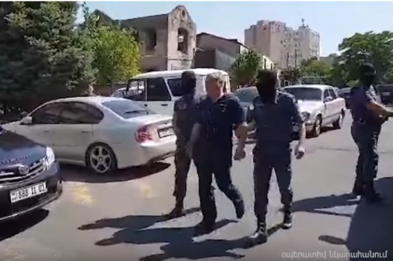 VIDEO: Полиция Армении провела обыски у 