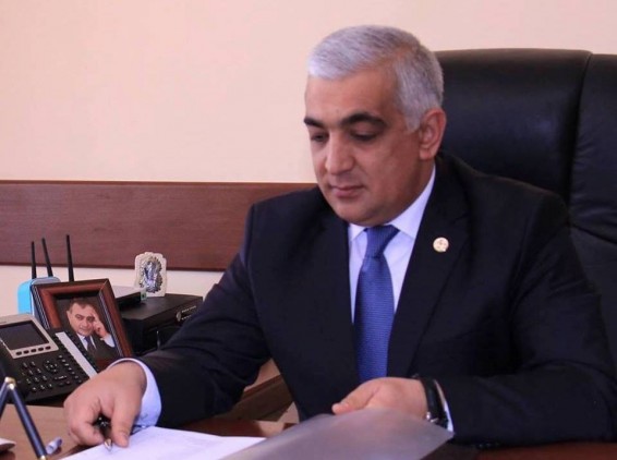 Արմեն Ուլիխանյանը դադարեցնելու է լիազորությունները որպես վարչական շրջանի ղեկավար