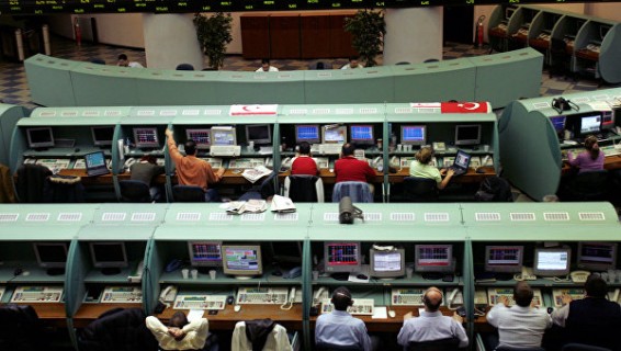 Фондовый рынок Турции падает более чем на 2% на фоне событий в стране