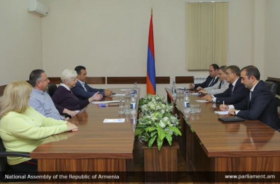 Արա Բաբլոյանն Արցախում ընդունել է Եվրախորհրդարանի պատգամավոր Էլենի Թեոխարուսին