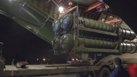 VIDEO: Россия поставила комплекс ЗРК С-300 в Сирию