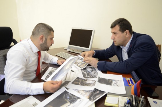 Ա. Փամբուխչյանը ՀԿ-ների ներկայացուցիչներին առաջարկել է ներկայացնել աջակողմյան ղեկով մեքենաների խնդիրների կարգավորման օրենքին չհակասող տաբերակներ