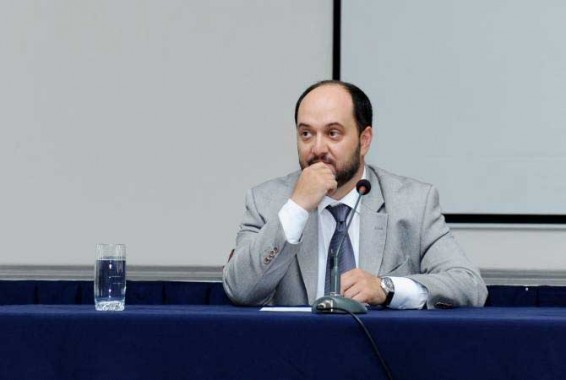 Արայիկ Հարությունյանն անխուսափելի է համարում մասնավոր բուհերի միավորումը