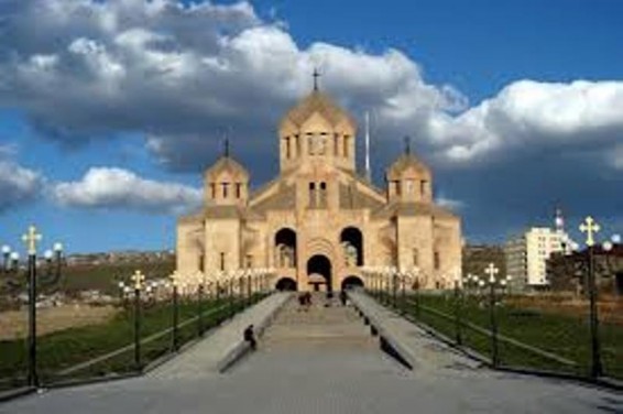 Սուրբ Գրիգոր Լուսավորիչ եկեղեցում կիրակնօրյա պատարագ` զգոնության ու խաղաղության համար