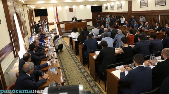 Фракция «Луйс» бьет тревогу: Бюджет Еревана на 2019 год – регресс даже по сравнению с главным финансовым документом столицы 2018 года