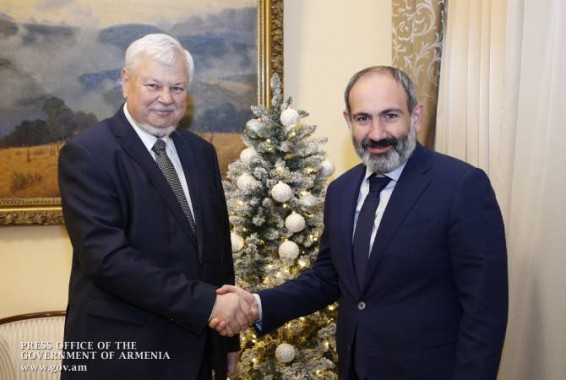 Никол Пашинян принял Анджея Каспршика