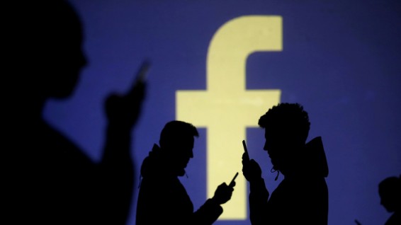 Роскомнадзор открыл дела против Twitter и Facebook