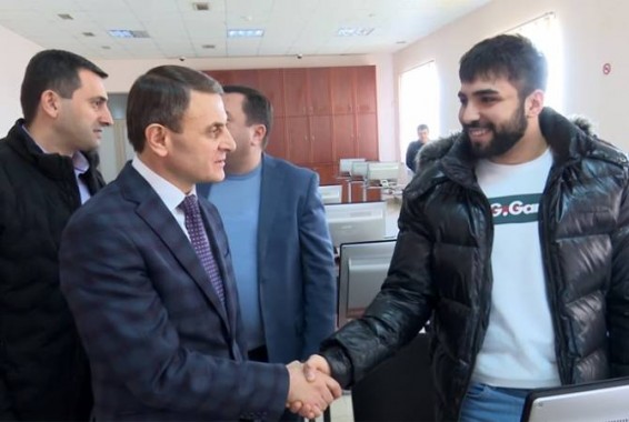 Валерий Осипян совершил неожиданные визиты в некоторые отделения полиции