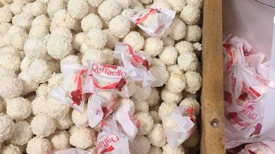 В Ростовской области 19 граждан Армении подделывали конфеты Raffaello