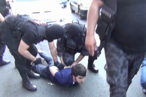 Крупная операция силовиков в Ереване: задержано 4 человека, изъят арсенал оружия, проведено 15 обысков