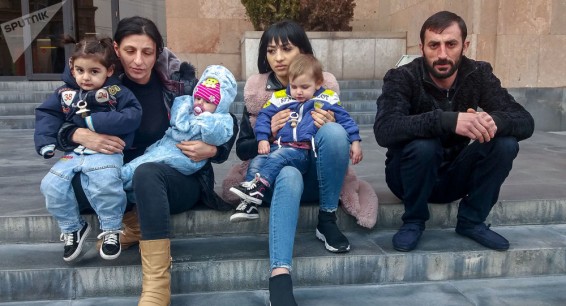В Армении семеро детей оказались на улице: мэр Эчмиадзина поможет многодетной семье?