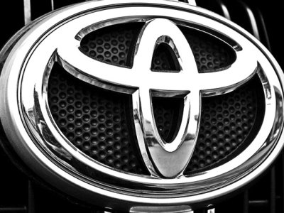 Toyota-ն արցունքաբեր գազ կցողի