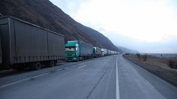 Լարսը բաց է միայն մարդատար մեքենաների համար