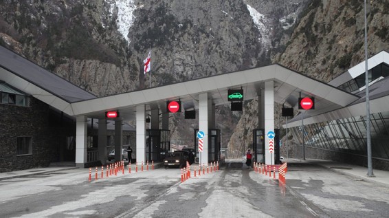 Լարսը բացվեց