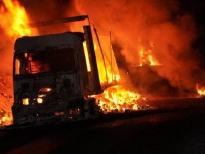 Սարդարապատում IVECO մակնիշի բեռնատար է այրվել