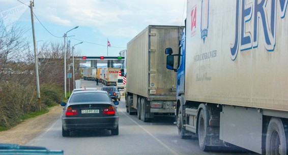 На таможне в Армении сгорела фура с 15 тоннами чулочных изделий