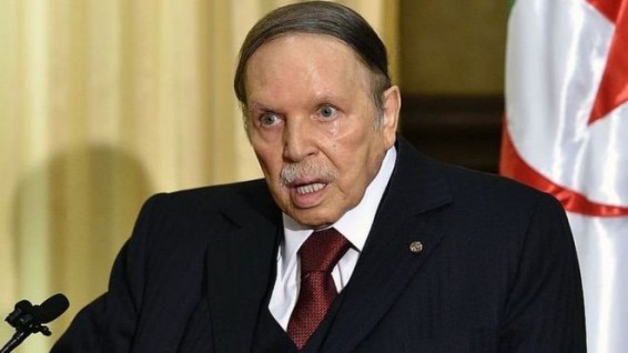 Президент Алжира Бутефлика уходит в отставку. Он правил страной 20 лет