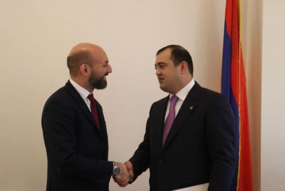Սփյուռքի նախարարի պարտականությունները կատարող Բաբկեն Տեր Գրիգորյանը պարգևատրել է գործարար, բարերար Արթուր Խաչատրյանին