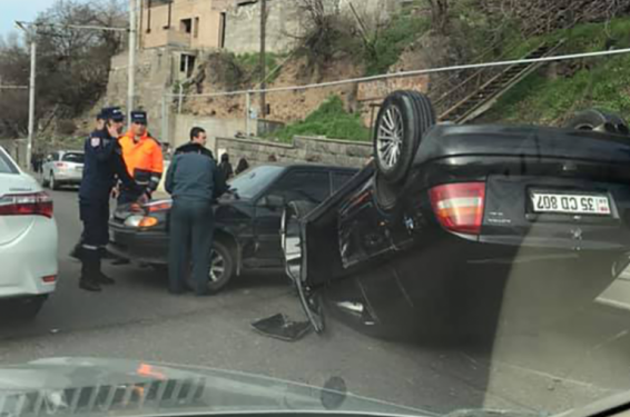 Խոշոր ավտովթար Մյասնիկյան պողոտայում. երթևեկությունը կաթվածահար է եղել