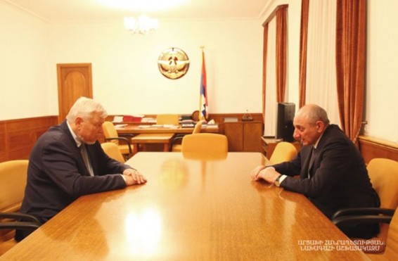Բակո Սահակյանը և Անջեյ Կասպշիկը քննարկել են Արցախի և Ադրբեջանի զինված ուժերի շփման գծում տիրող իրավիճակին վերաբերող մի շարք հարցեր