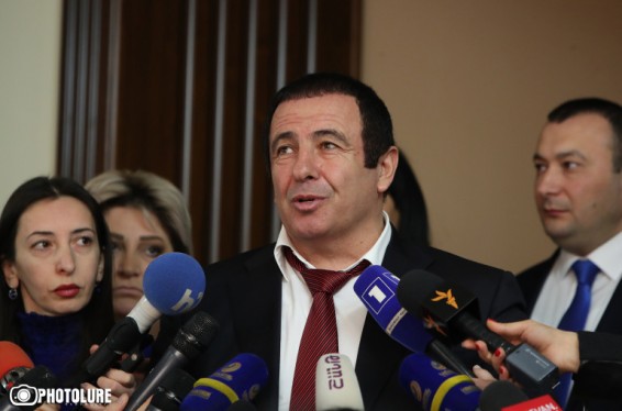 «Ինքն իմ հետ չի կարա գա երկխոսության, թող գնա գործարան, ամբողջ աշխատակիցներն իրան սպասում են»․ Ծառուկյանը՝ Բաբկեն Թունյանին