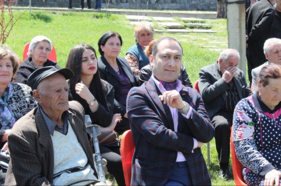 Արտակ Զեյնալյանը Քաղաքացու օրը նշել է աշտարակցիների հետ