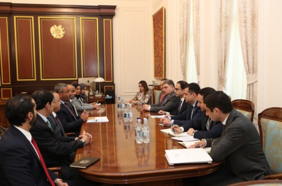 Տիգրան Ավինյանն ԱՄԷ պետնախարարի հետ քննարկել է բանկային, ՏՏ ոլորտներում համագործակցությունը