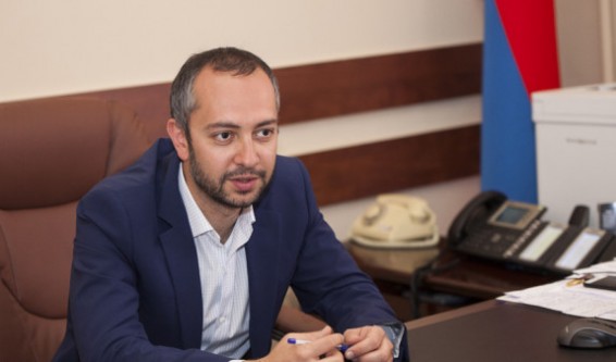 Կառավարության պաշտոնյաներին ինչ ավտոմեքենաներ են սպասարկում եւ որքան վառելիք է հատկացվում. Փաստինֆո