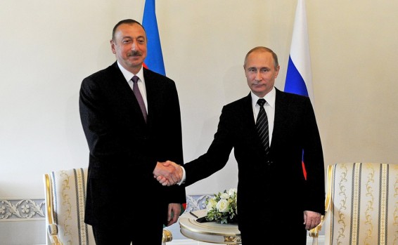 Алиев поблагодарил Путина за участие в урегулировании конфликта в Карабахе