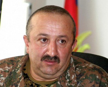 «Իրատես». Մովսես Հակոբյանն է կանգնած Արցախում «դավադրության տեսության» եւ գեներալիտետի դեմ պայքարի ու դեմարշի հիմքերում