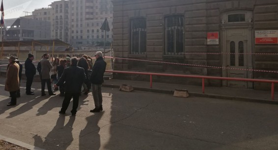Երևանի քաղաքապետարանը հերքում է Տիգրան Հեքեքյանի պնդումները. գնդակն ո՞ւմ դաշտում է